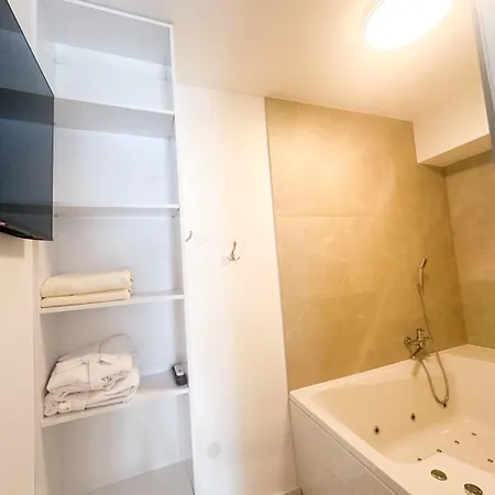 King - & Apartment